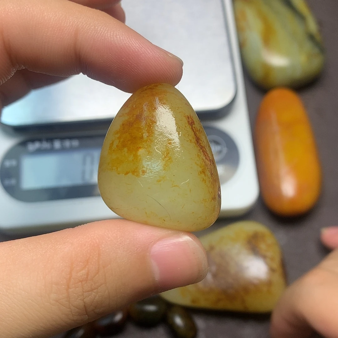 和田玉（糖玉）未镶嵌挂件