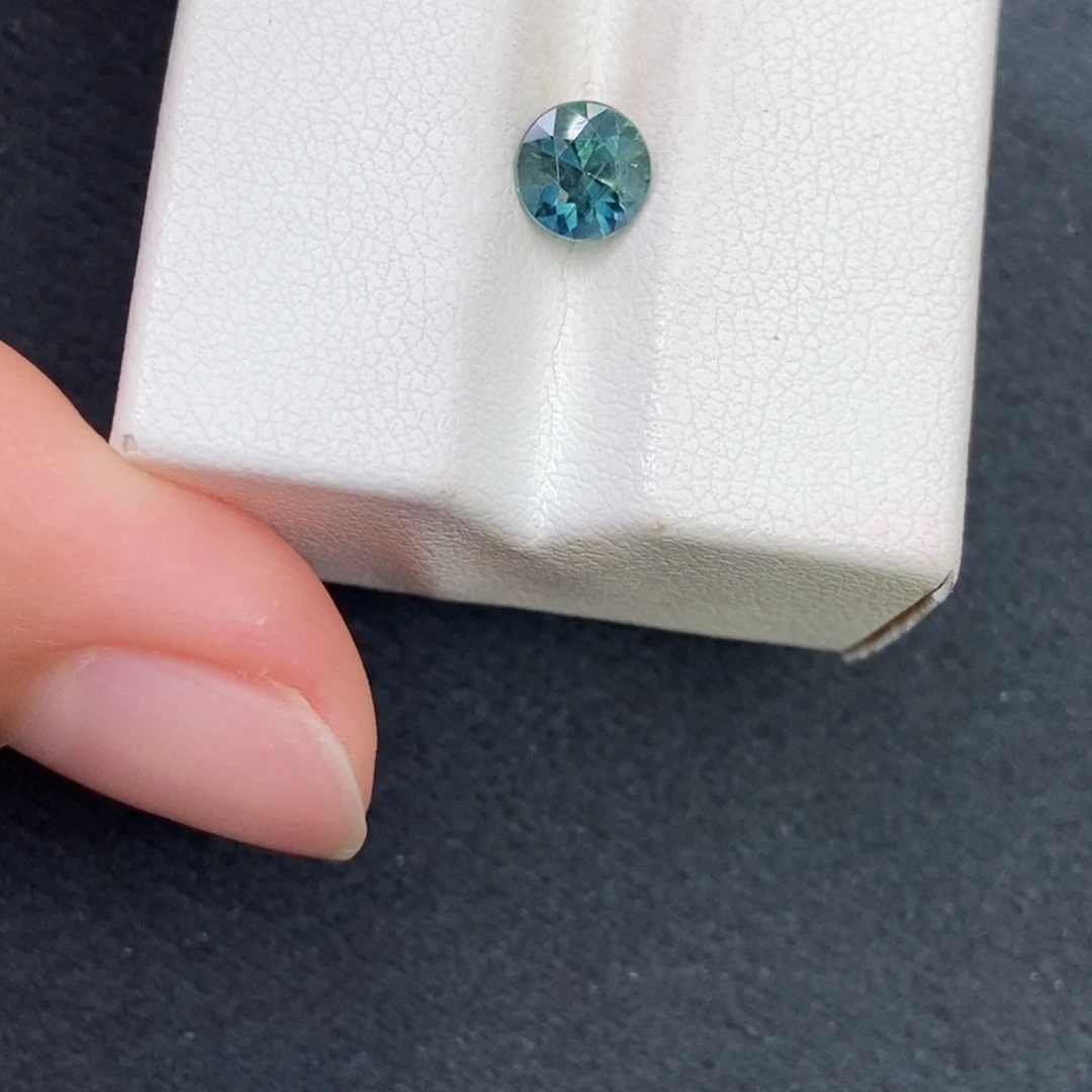 裸石蓝宝石0.8 ct