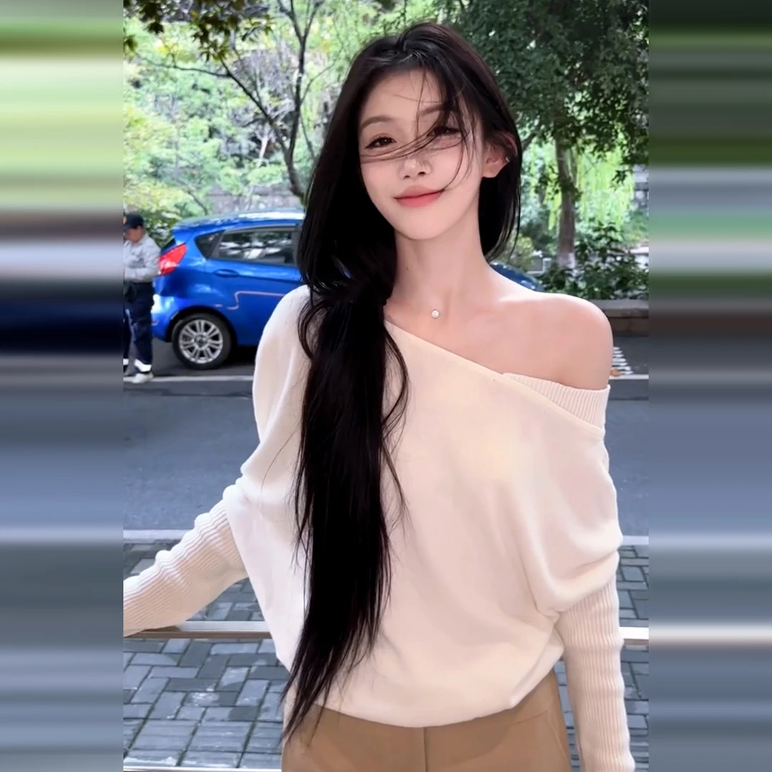 白色斜肩长袖针织毛衣女秋季2025新款小个子巨好看慵懒高级感上衣