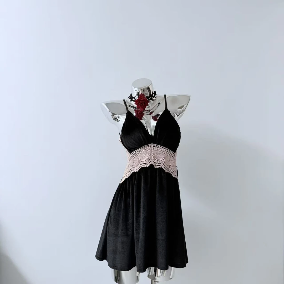 暗调甜梦【80-140斤】4054丝绒火辣深V加胸垫蕾丝拼接吊带睡裙睡袍