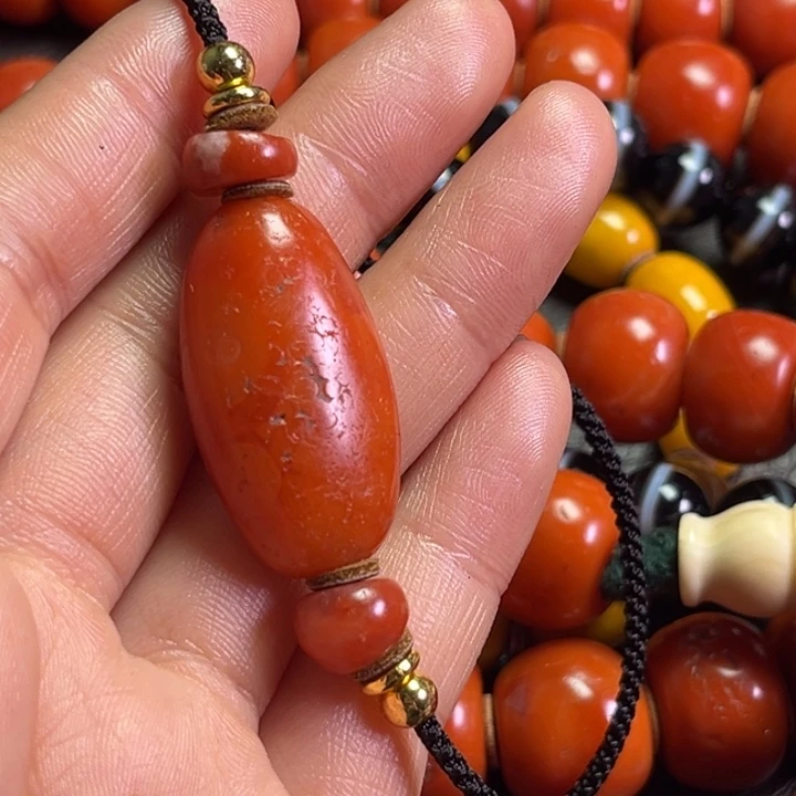 颈饰琉璃紫**歌琉璃…………