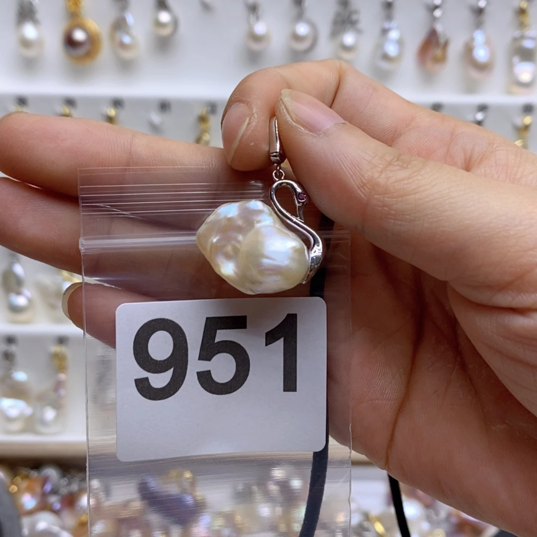 淡水珍珠颈饰银S925镶嵌951