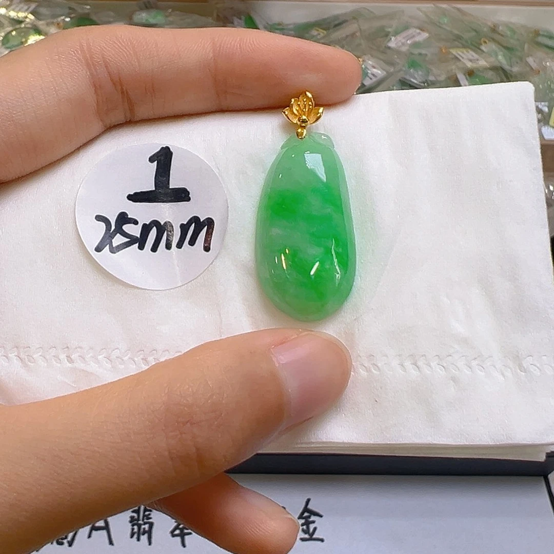 翡翠18K金镶嵌颈饰你**?我
