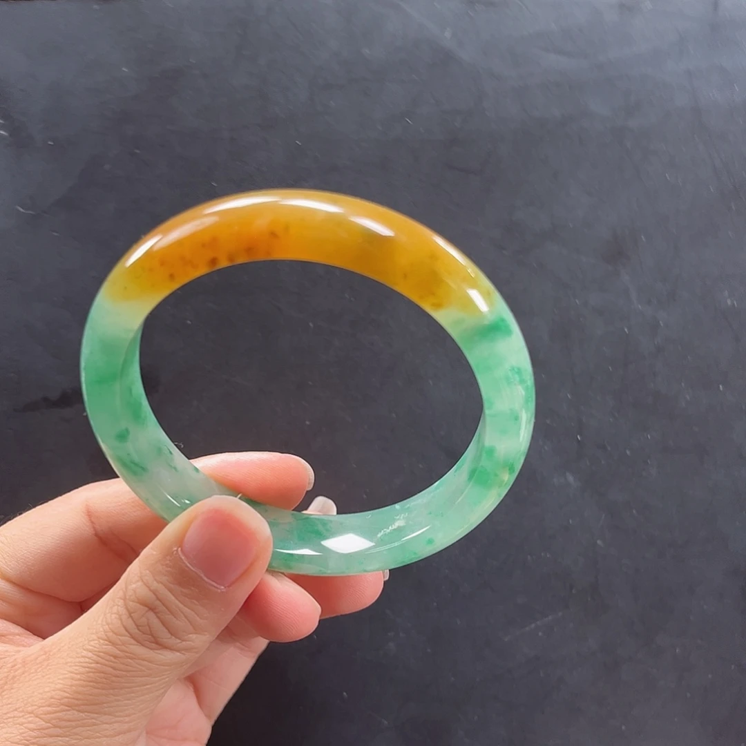 石英质玉未镶嵌手镯