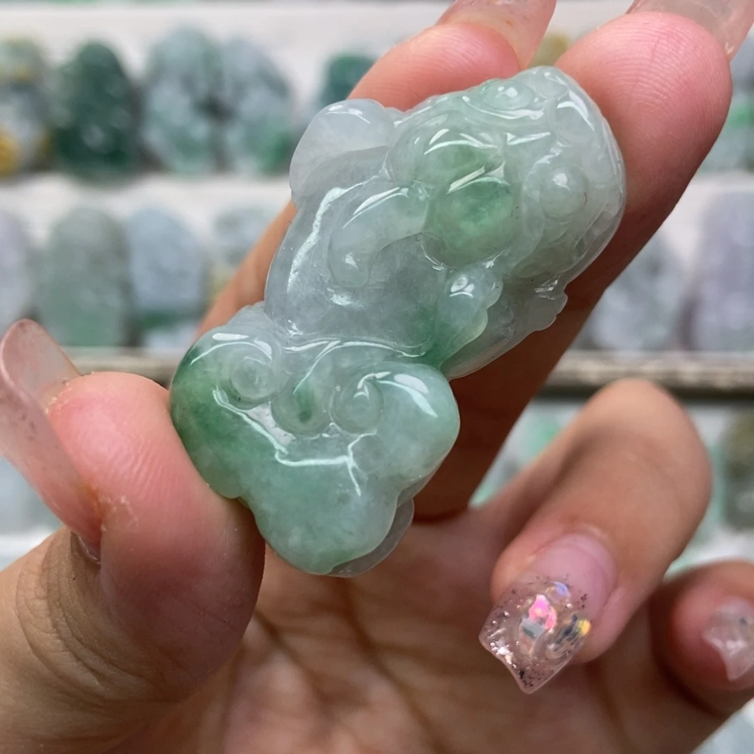 翡翠未镶嵌吊坠(赠链)