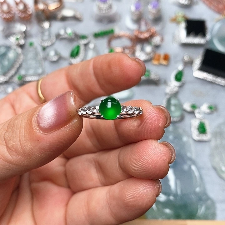 定制翡翠18K金镶嵌戒指