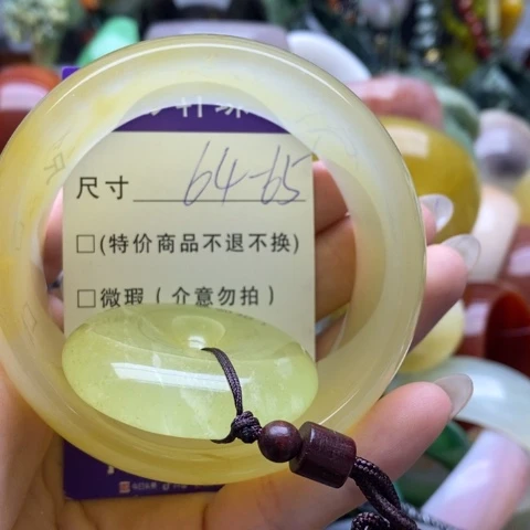 未镶嵌手镯石英质玉河**姐