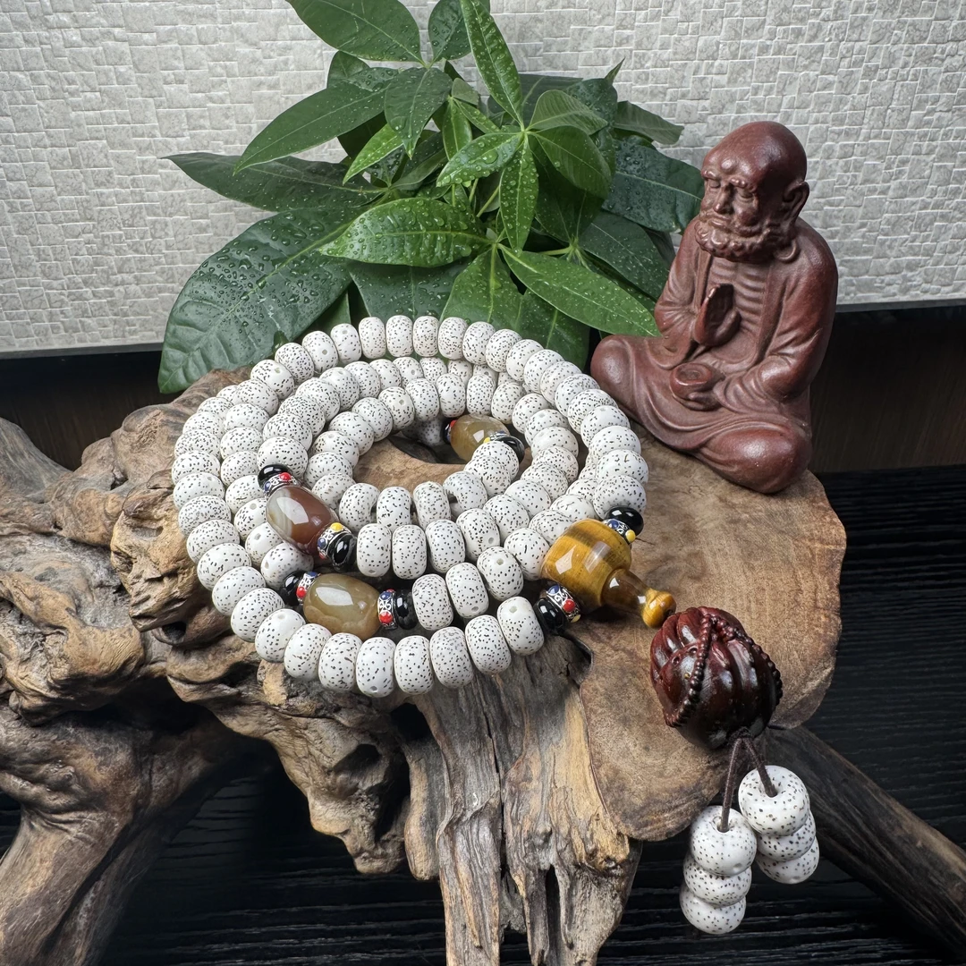 108颗海南星月菩提高抛 规格7*12mm 脖链胸挂佛手吊坠  XY2556