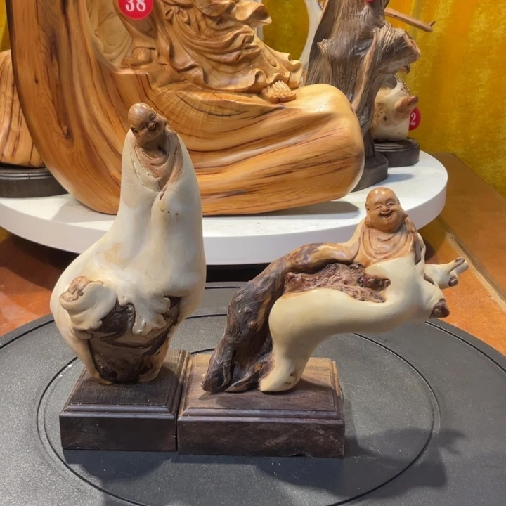 柏木（崖柏）玉**踪崖柏  弥勒