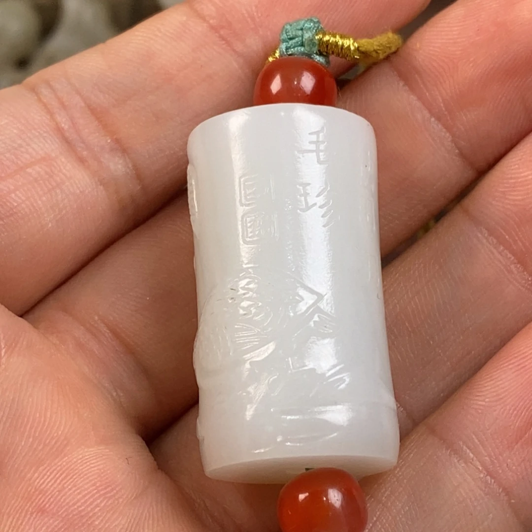 用***，非常精美的脖挂件