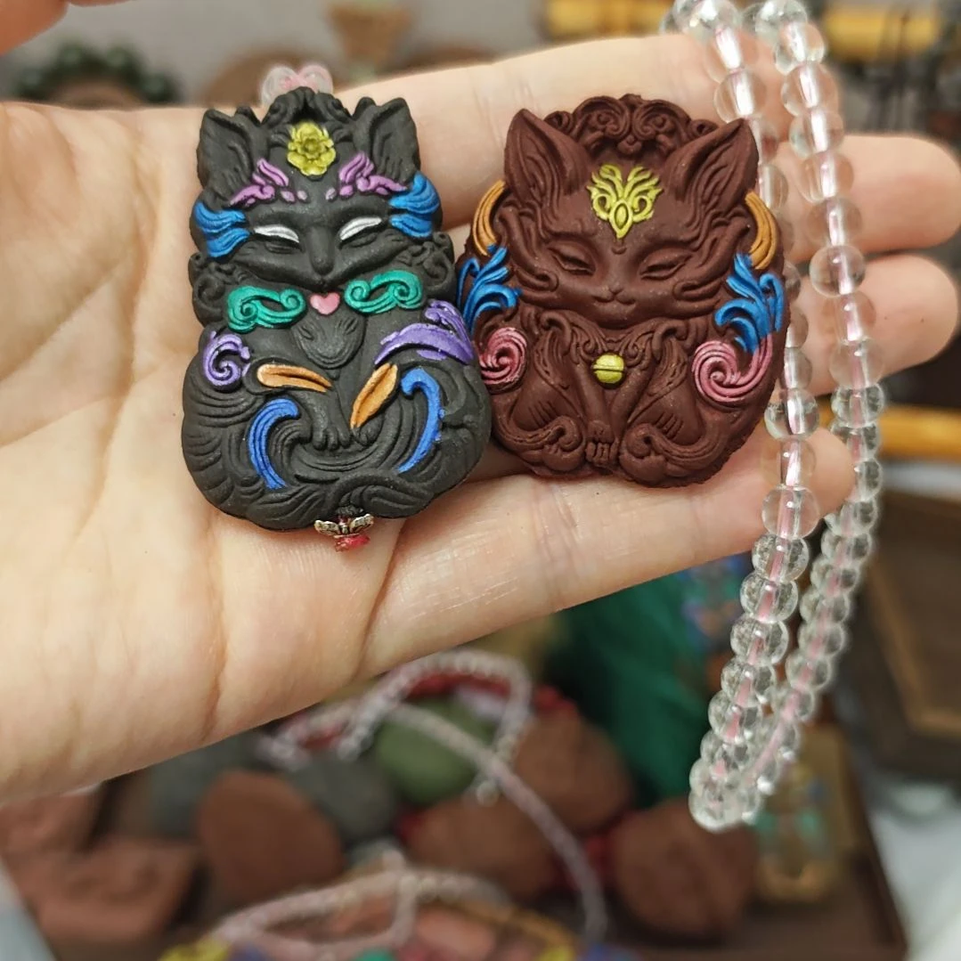 泥塑大狐狸小狐狸香牌两个