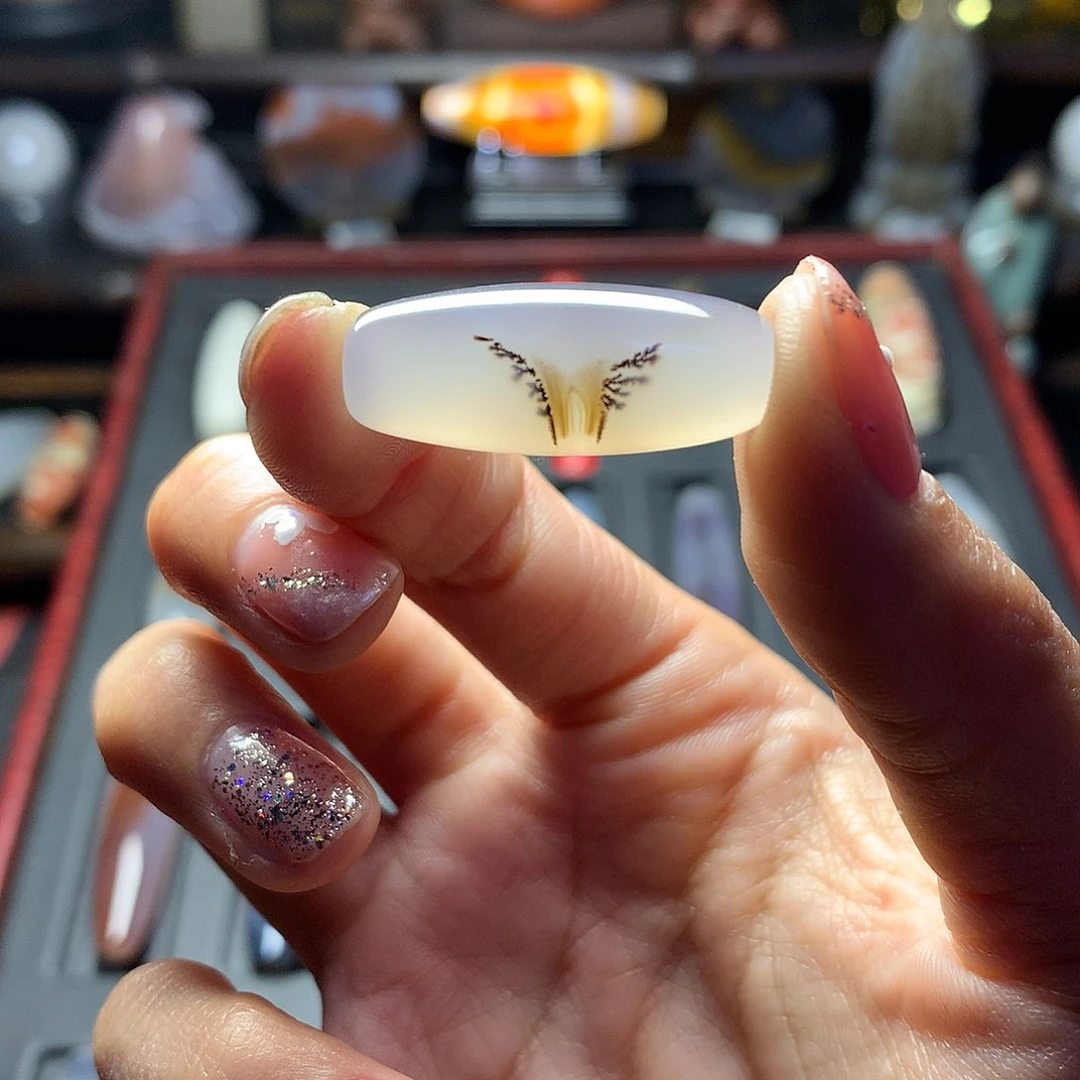 玛瑙/玉髓颈饰未镶嵌