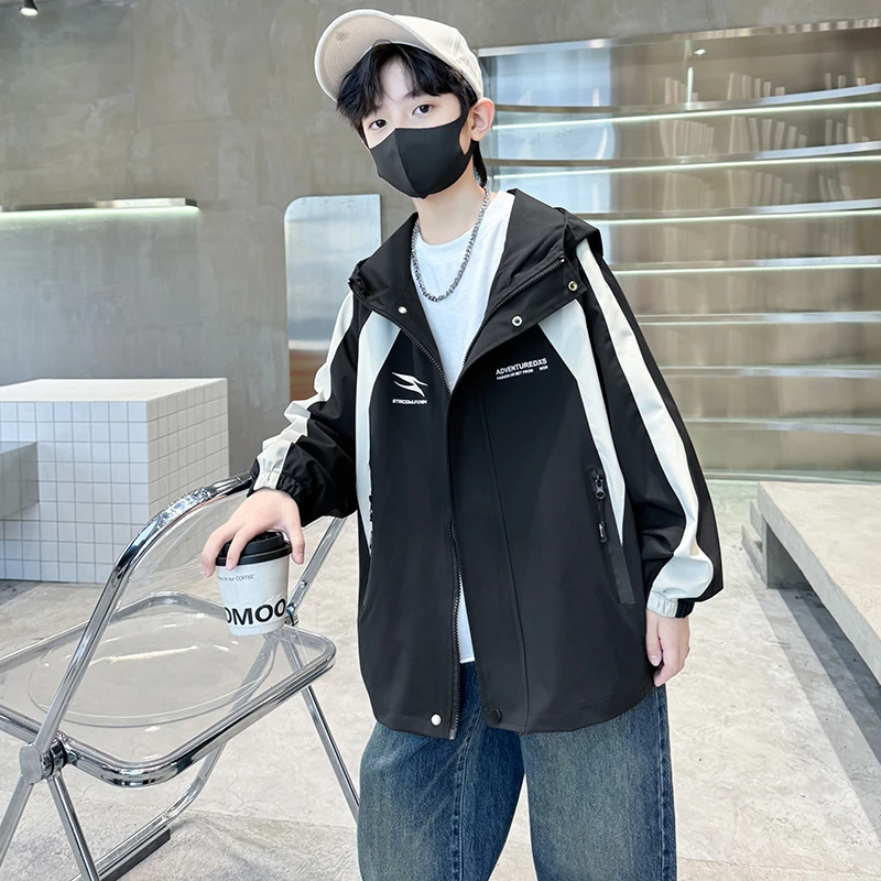 儿童装男童外套春秋款2025新款春装衣服中大童冲锋衣男孩春季酷帅