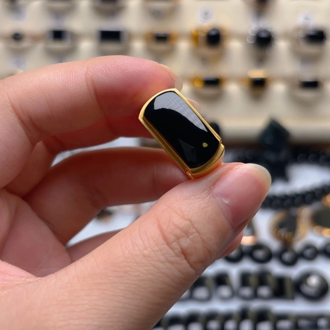 风***)18K金镶嵌戒指翡翠缅甸翡翠