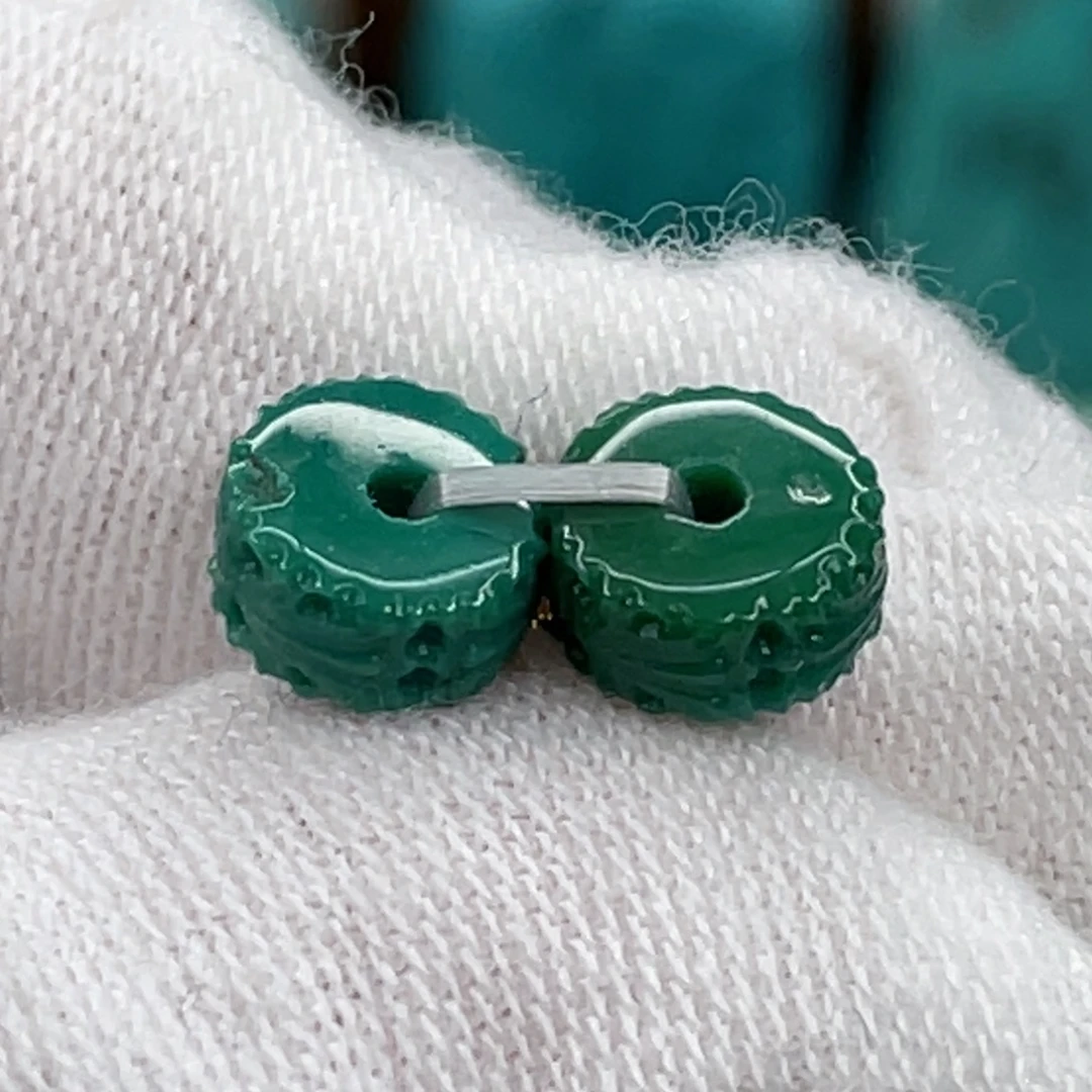 绿松石未镶嵌颈饰