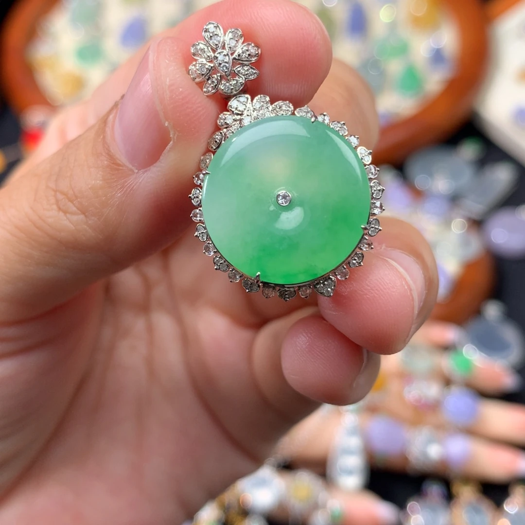 吊坠(不含链)18K金镶嵌翡翠