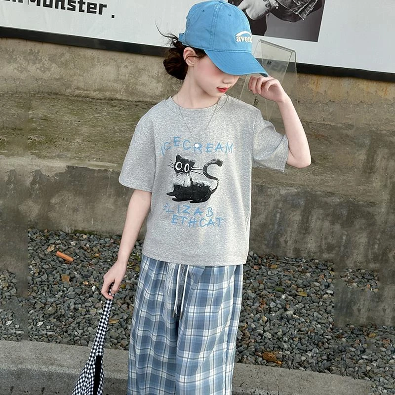 女童短袖套装夏天2025新款小女孩洋气猫咪印花上衣大童格子裤夏装