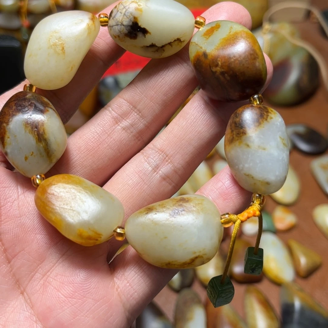 和田玉颈饰未镶嵌