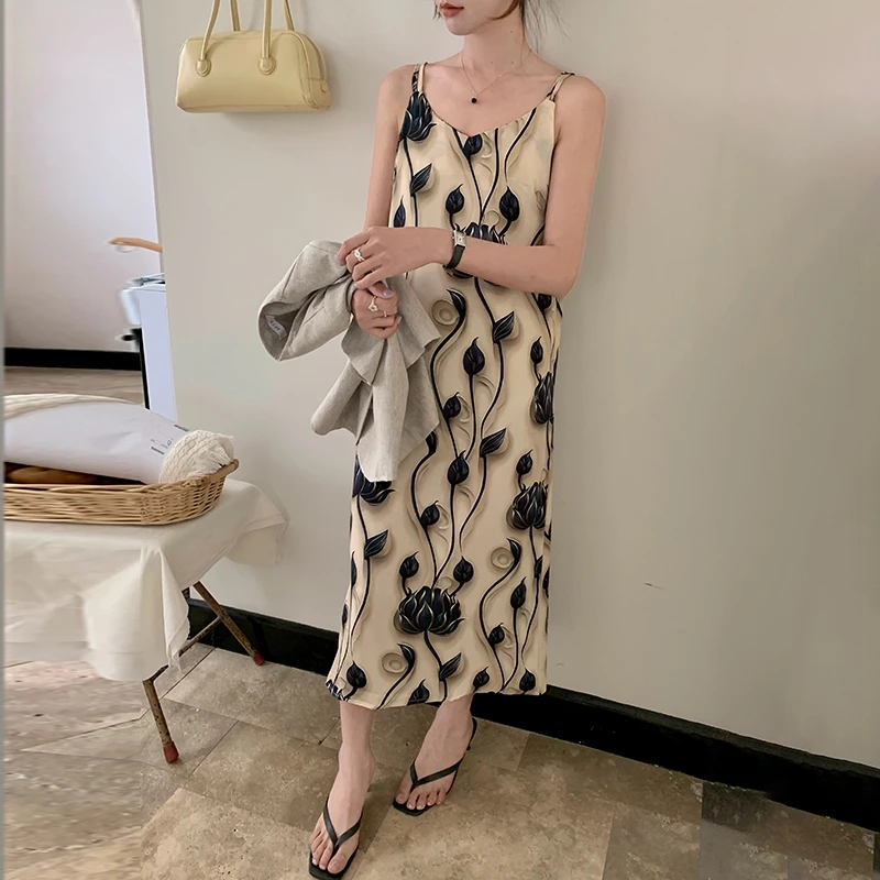 醋酸缎面中长款V领套头吊带连衣裙女薄款印花宽松休闲百搭A字长裙