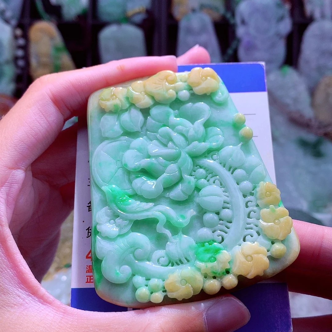 颈饰未镶嵌翡翠天然