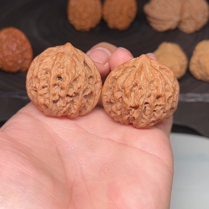 把件文玩核桃血灯笼 40+