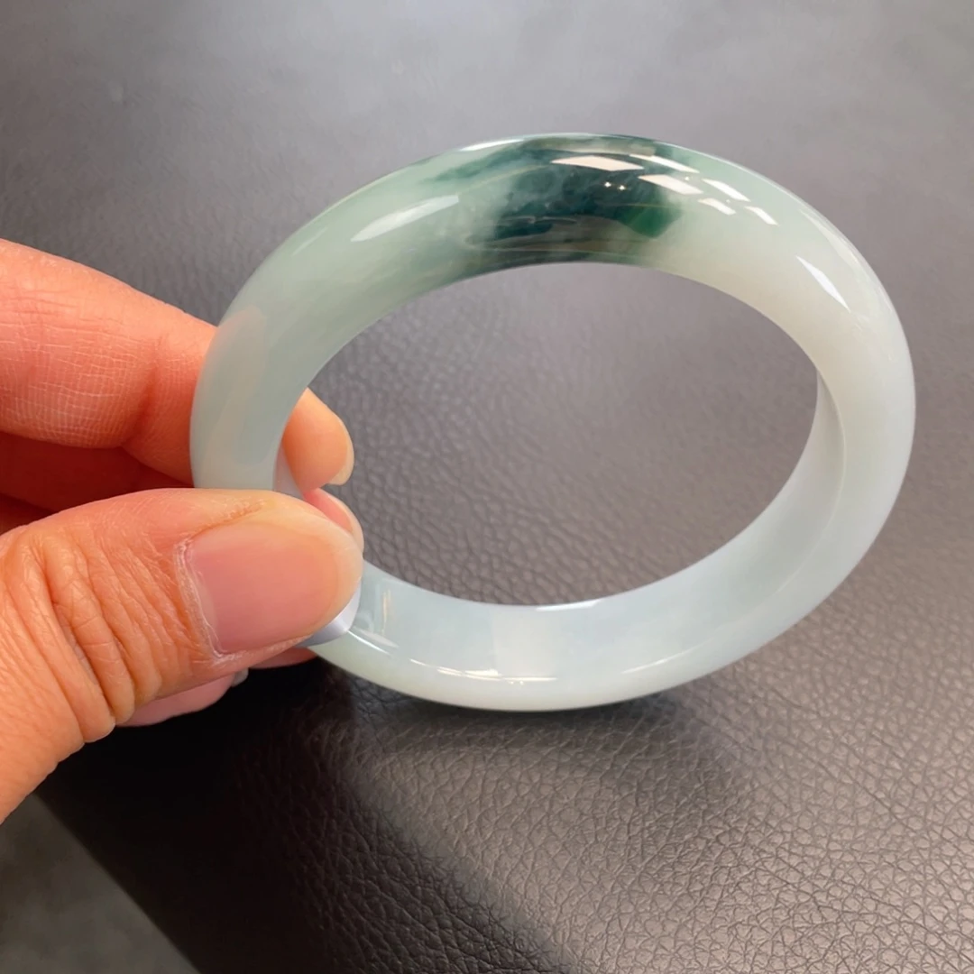 翡翠手镯未镶嵌缅甸翡翠