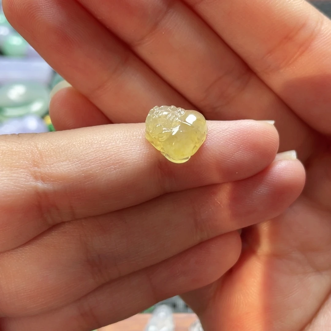 未镶嵌挂件翡翠  翡翠