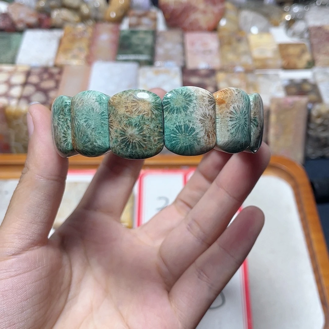 玛瑙/玉髓颈饰合金