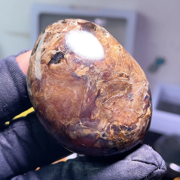 琥珀裸石未镶嵌。。