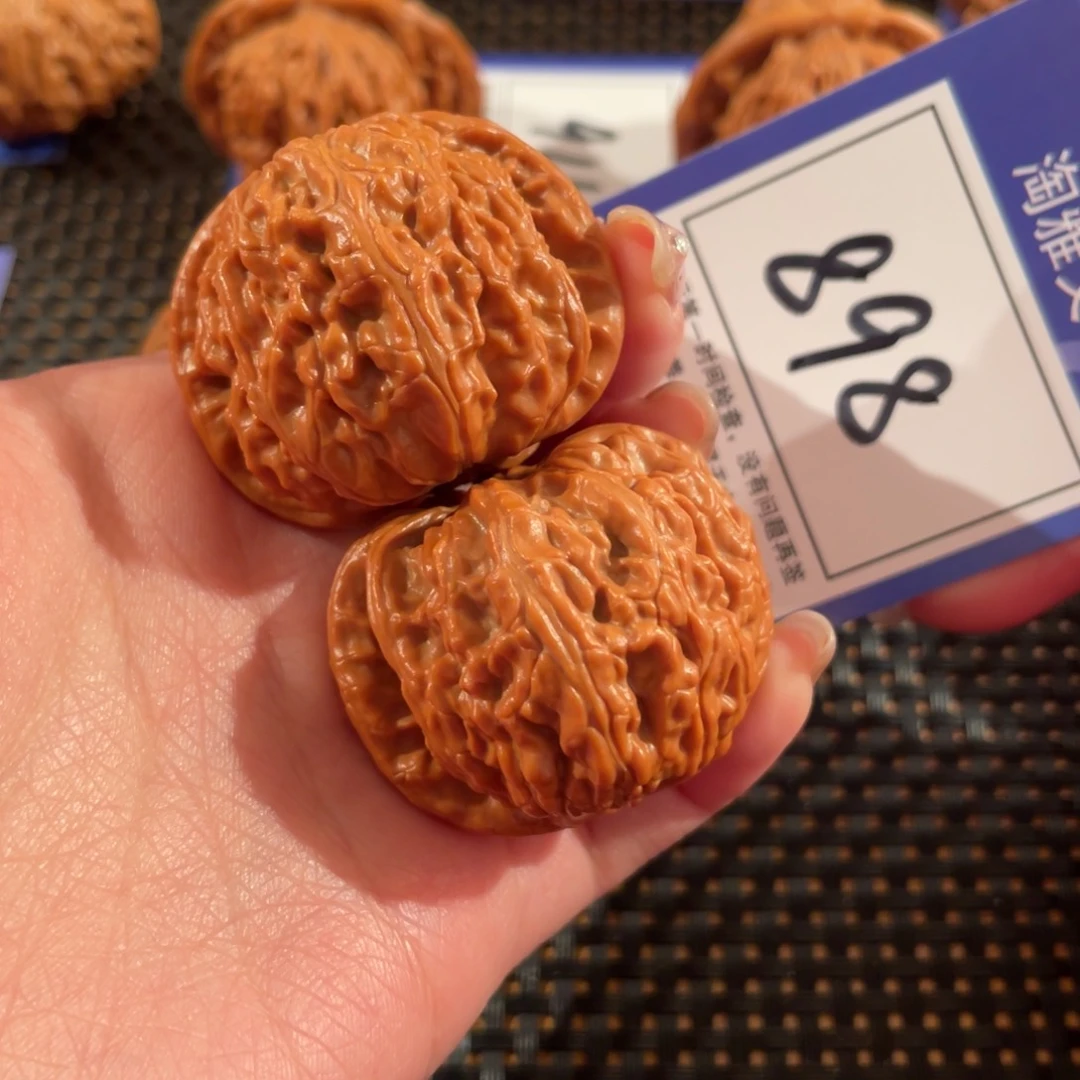 文玩核桃把件898号40尺白狮子