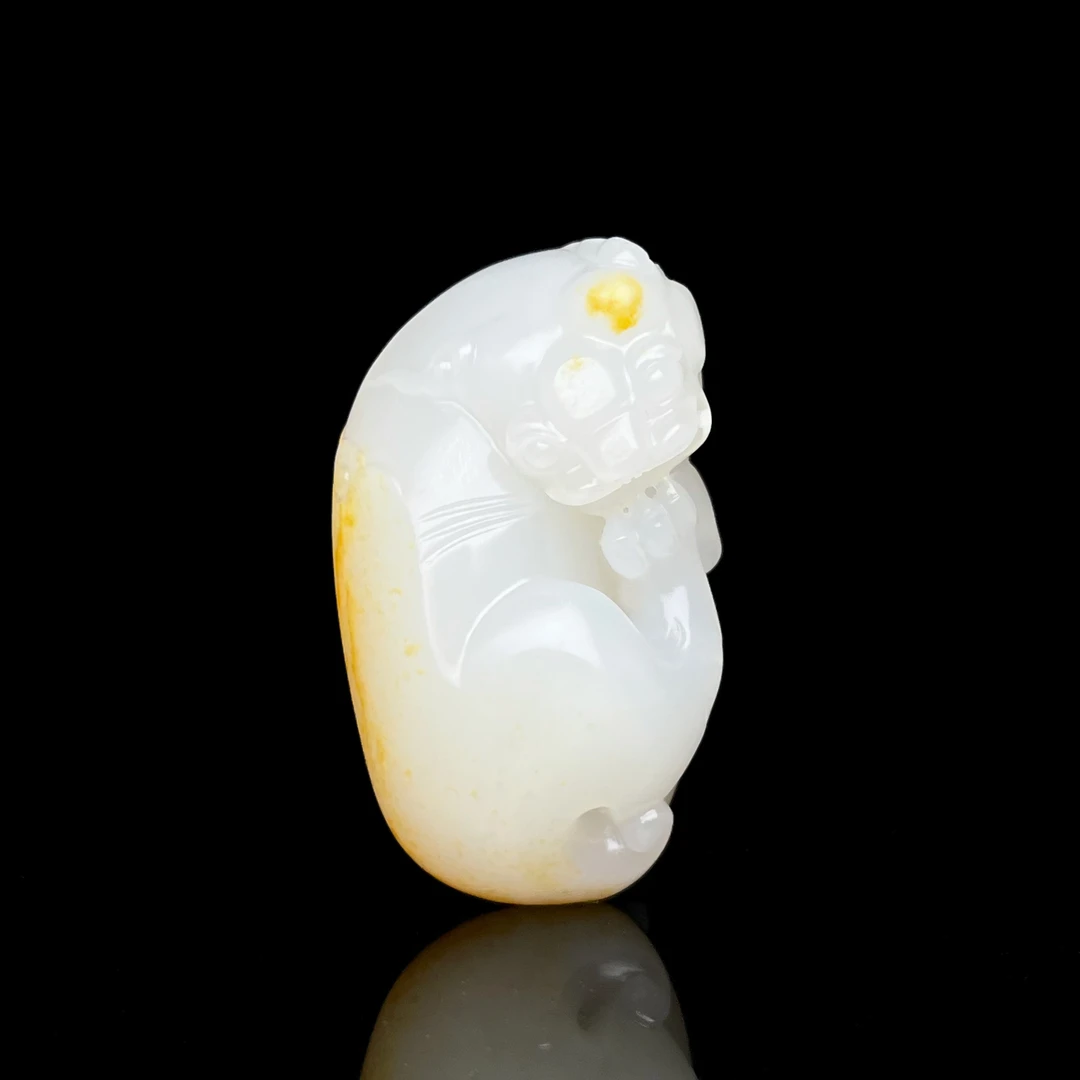 【招财貔貅】新疆和田玉 黄皮白肉 一级白细 挂件25.8克