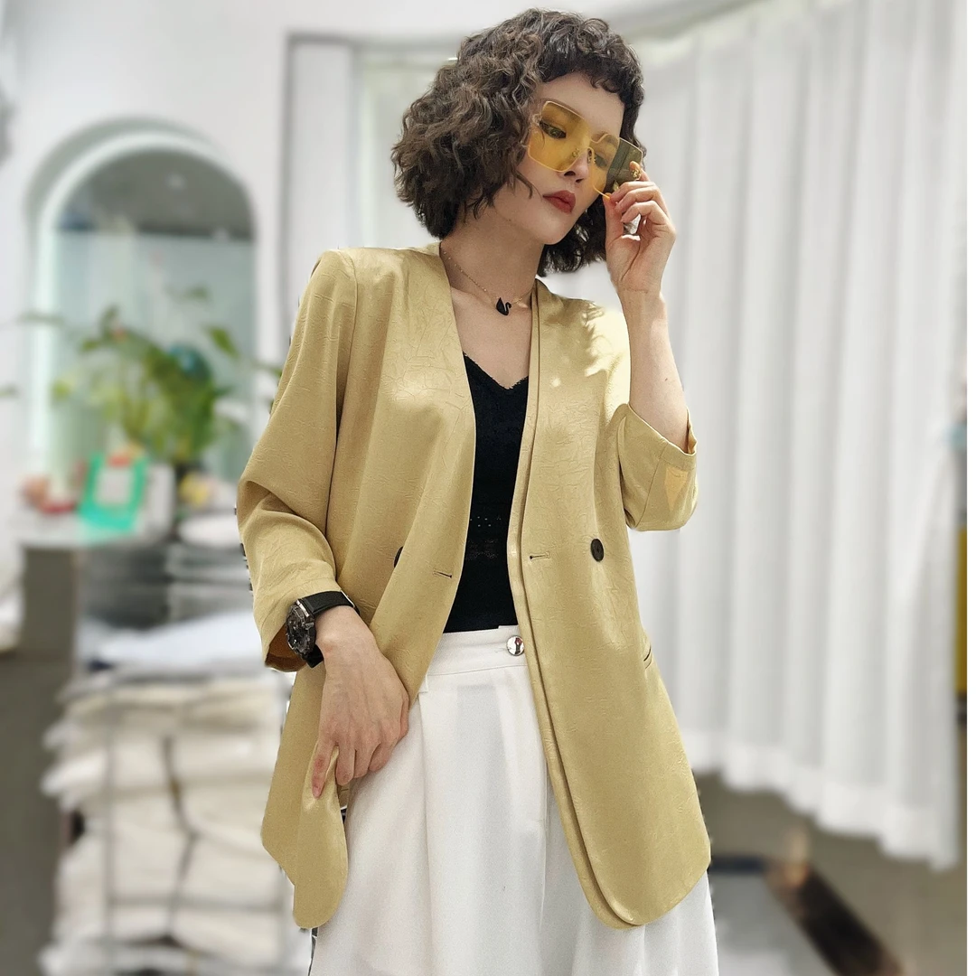 2025夏V领小西装外套女休闲缎面手抓花垂感修身西服百搭薄款外搭