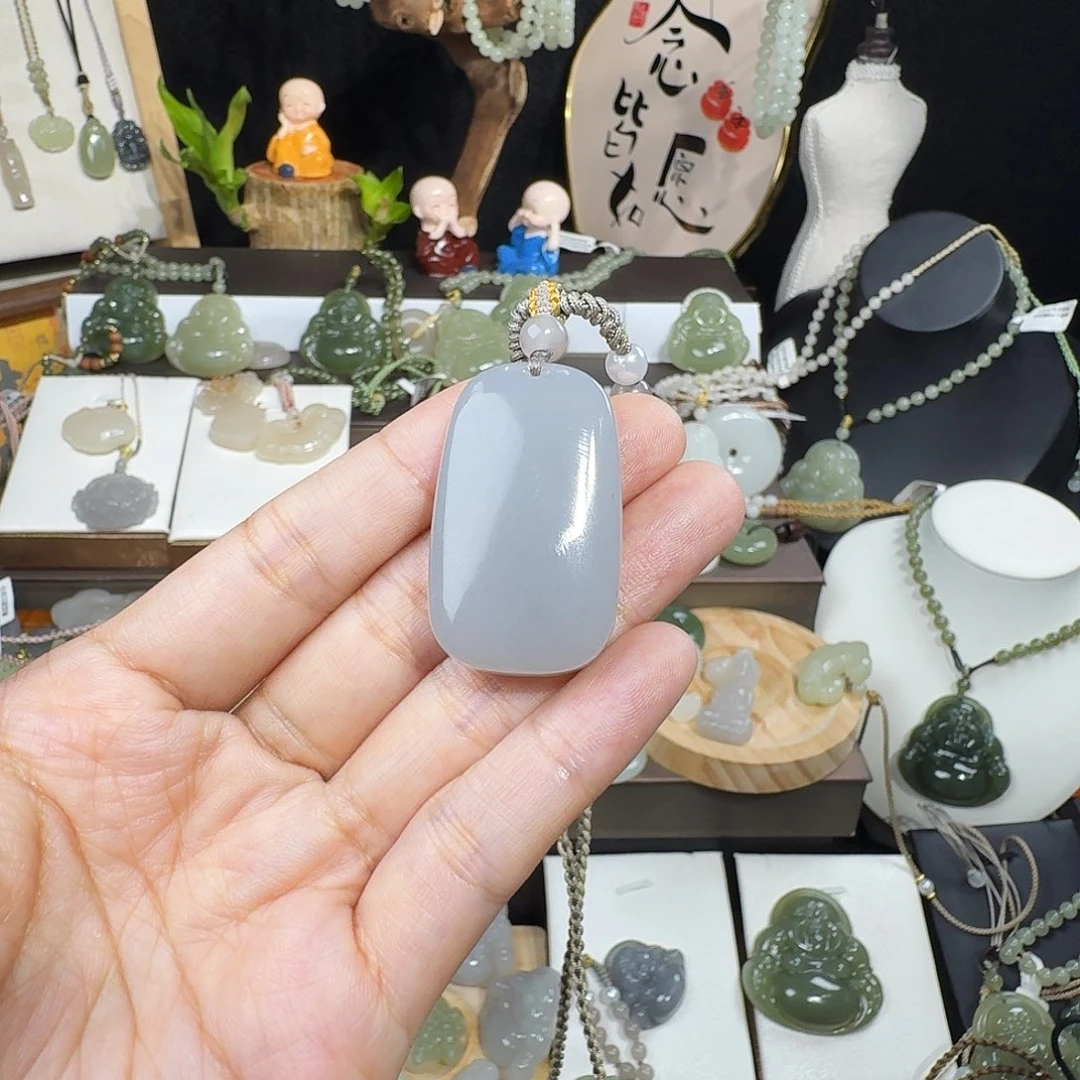 爱***茶颈饰未镶嵌和田玉