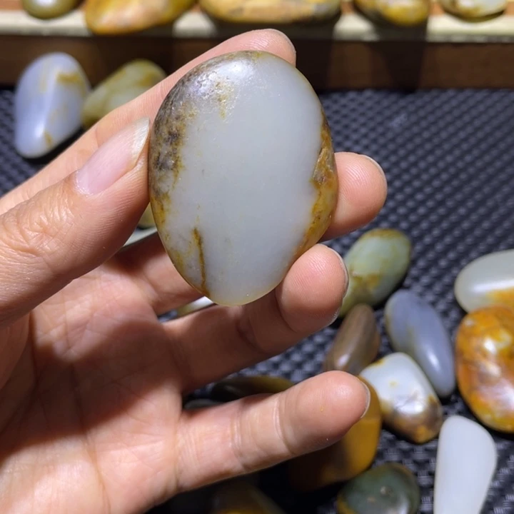 和田玉未镶嵌珠宝奇石