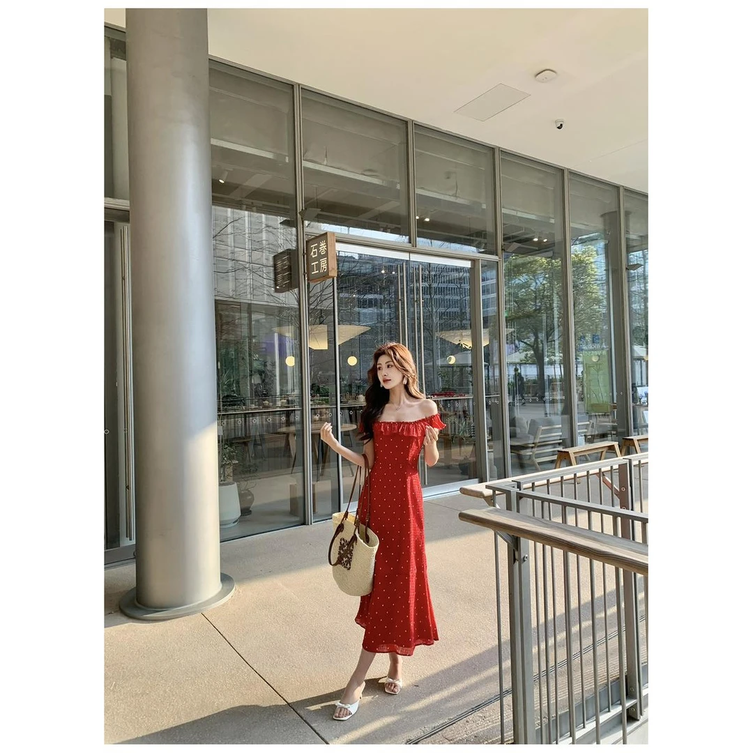 夏日焦点！法式浪漫方领荷叶边灵动点缀波点红裙勾勒鱼尾曼妙身姿