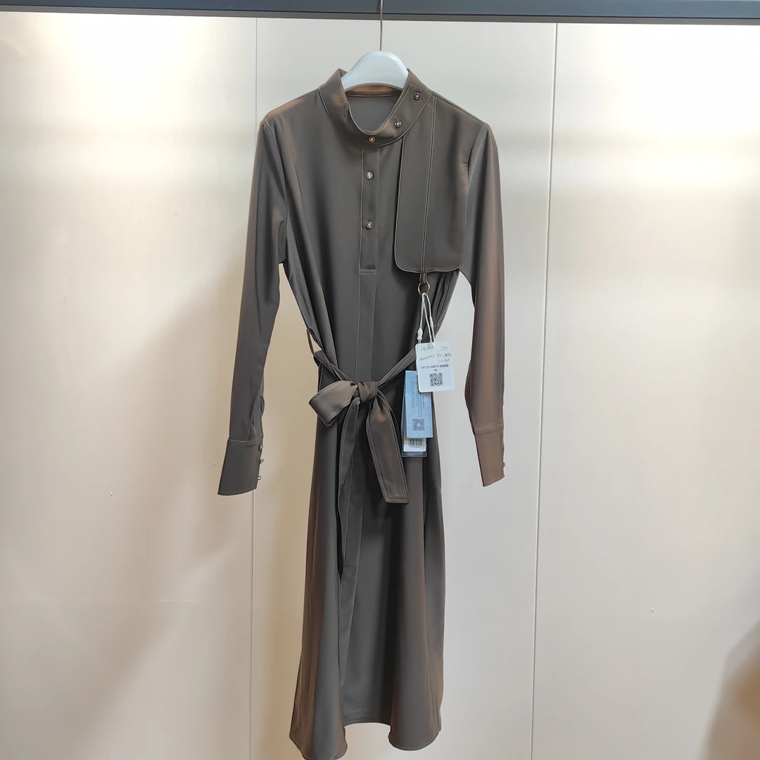 【大喜】经典极简气质显瘦连衣裙（1Y13110015）