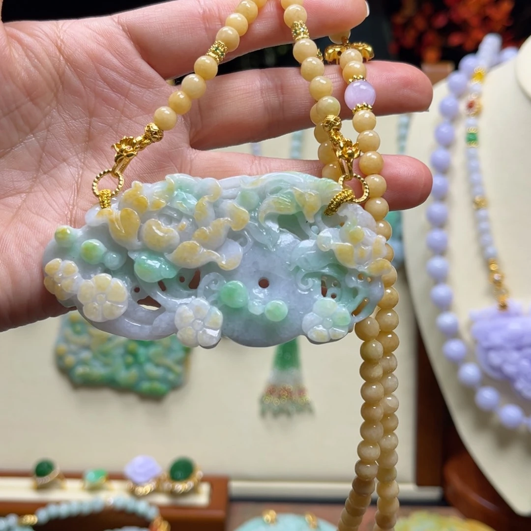 翡翠颈饰未镶嵌天然翡翠