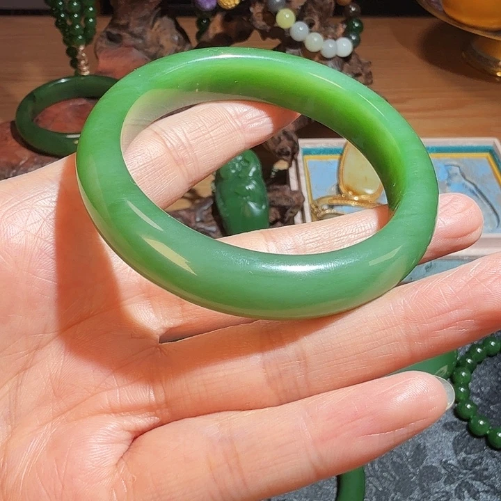 和田玉（碧玉）未镶嵌手镯俄碧 粉绿