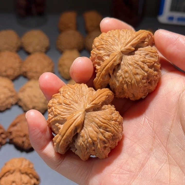 文玩核桃把件42尺闷白