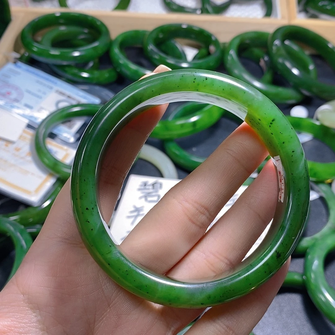 用***6和田玉（碧玉）未镶嵌手链