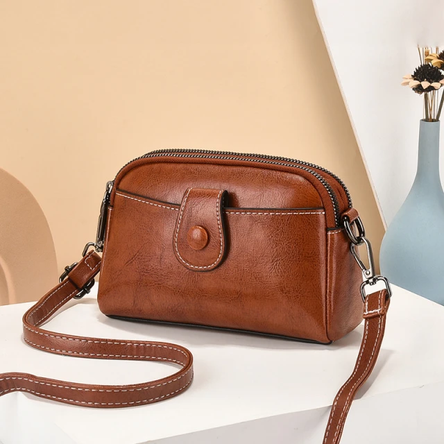 小包包女斜挎2025春夏新款时尚软皮手机包休闲复古女士单肩小包潮