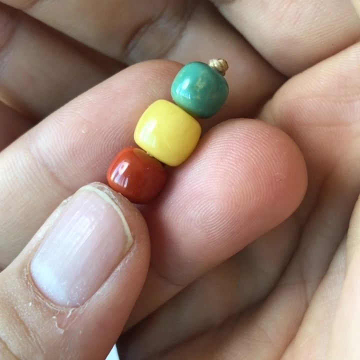 蜜蜡未镶嵌珠宝奇石