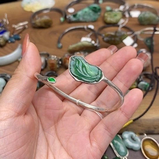 J****足银镶嵌手串翡翠030