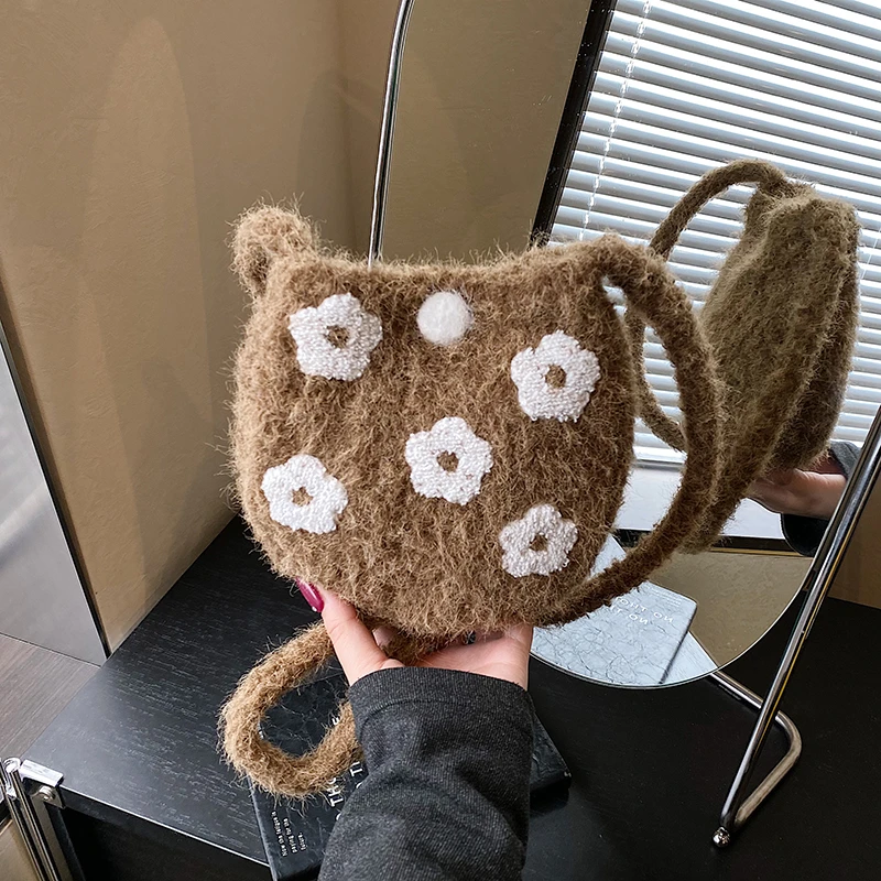 毛绒花朵刺绣单肩包秋冬甜美小众毛绒包文艺森系托特包韩版斜挎包
