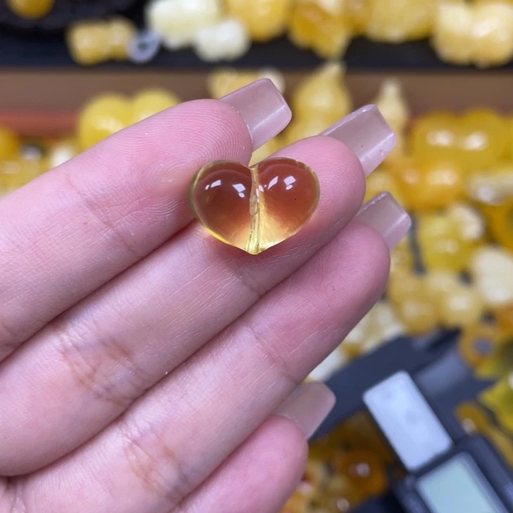 琥珀未镶嵌珠宝奇石