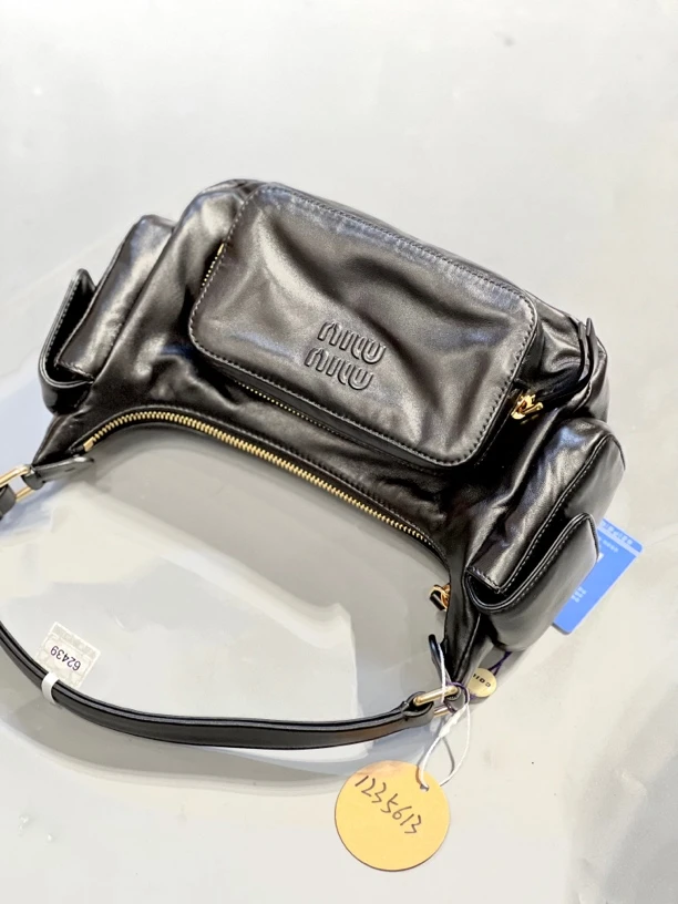 95新 MIU MIU/缪缪 夏七中古/黑金口袋包/单肩包1235613
