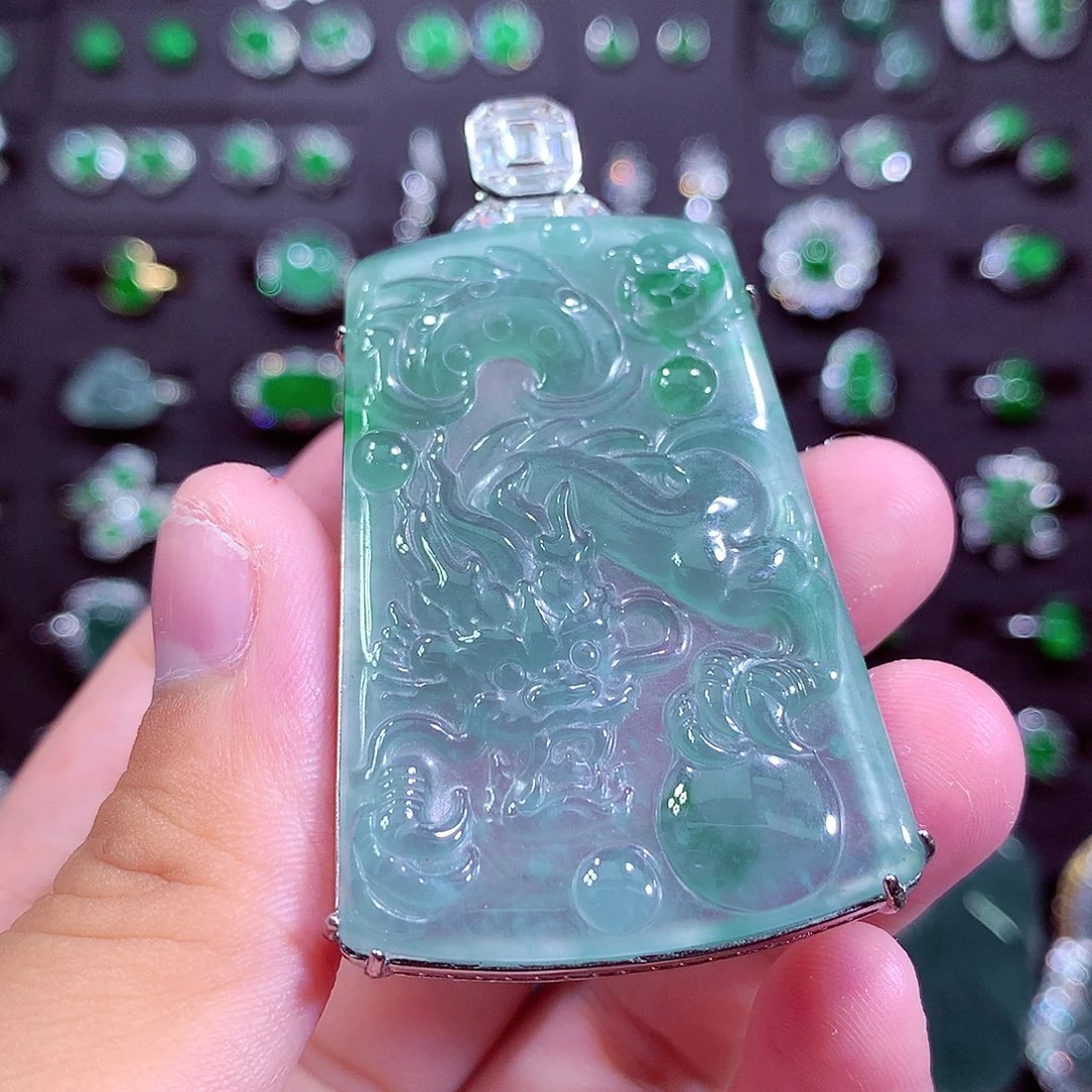 颈饰未镶嵌翡翠天然