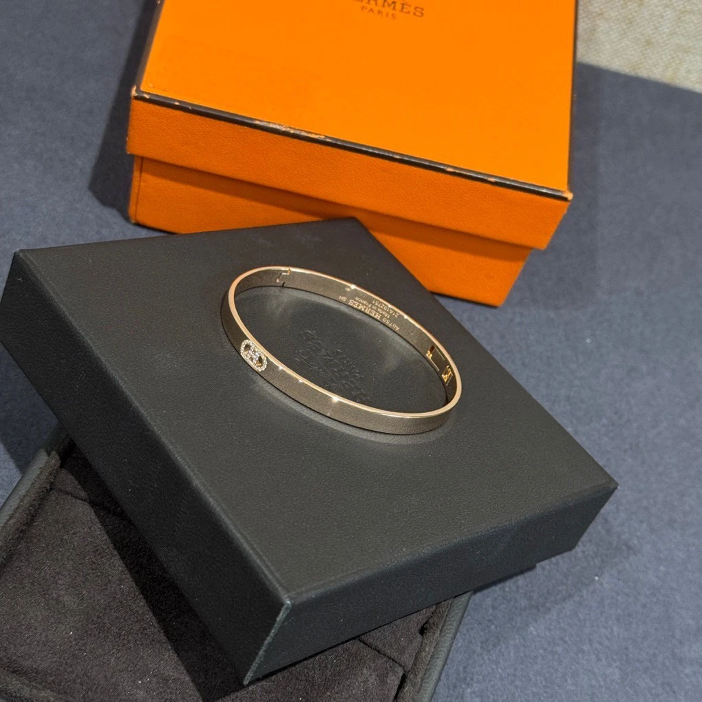 99新 Hermes/爱马仕  SH码 玫瑰色镂空猪鼻子手镯