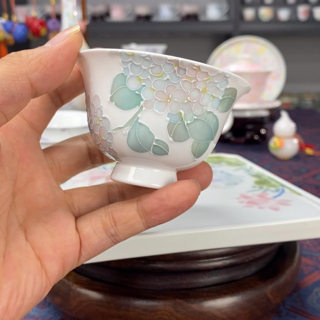 绣球花釉下品茗杯