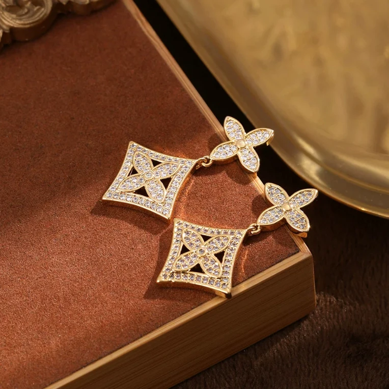 铜合金耳饰 《货号1975》双四叶气质耳坠